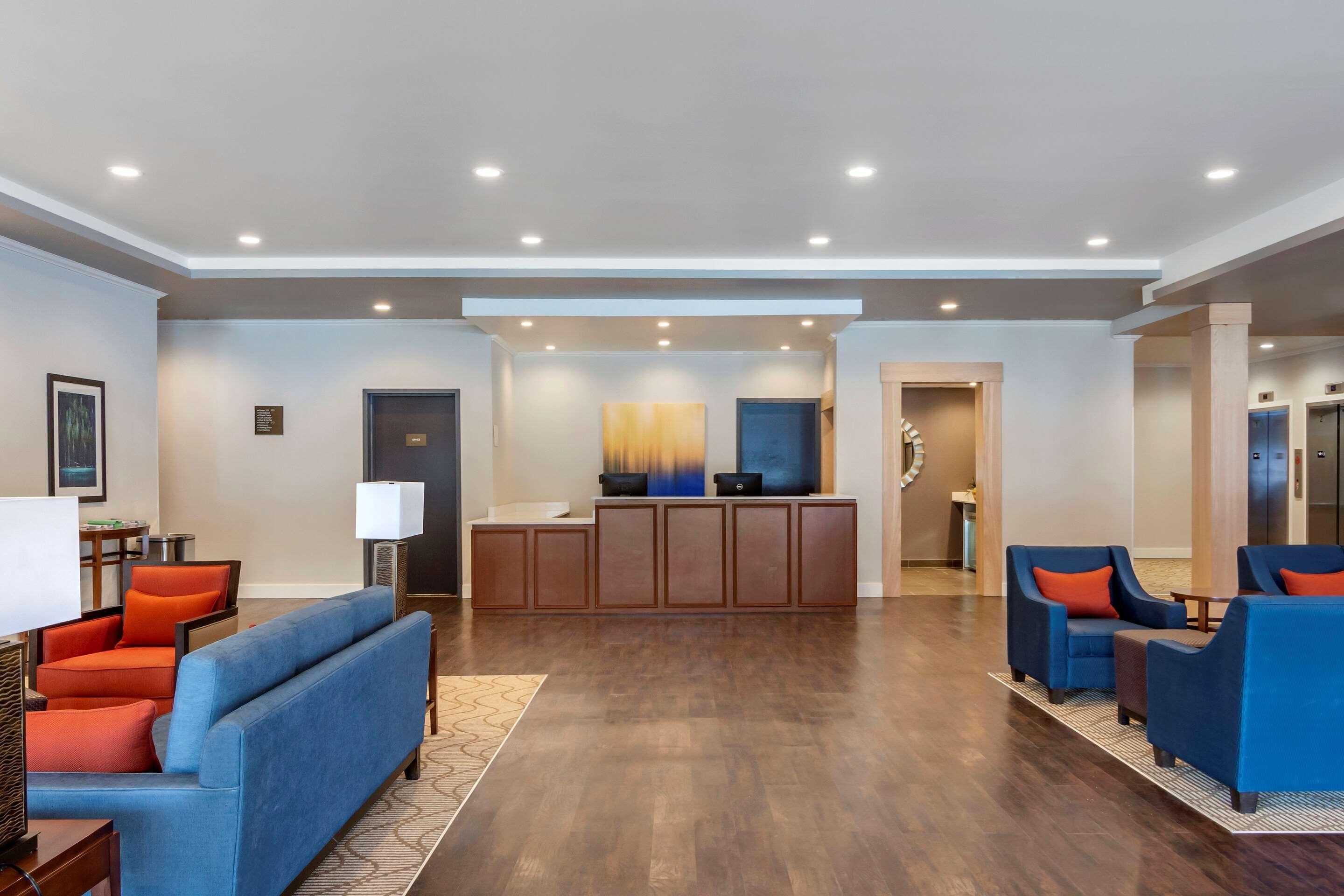 Comfort Inn & Suites Valemount Exterior foto